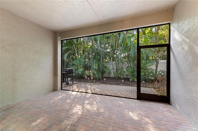 13419 Silktail DR, Naples, FL 34109