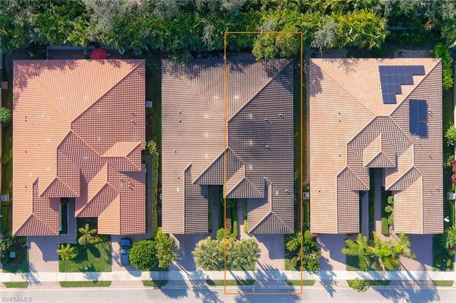 13419 Silktail DR, Naples, FL 34109