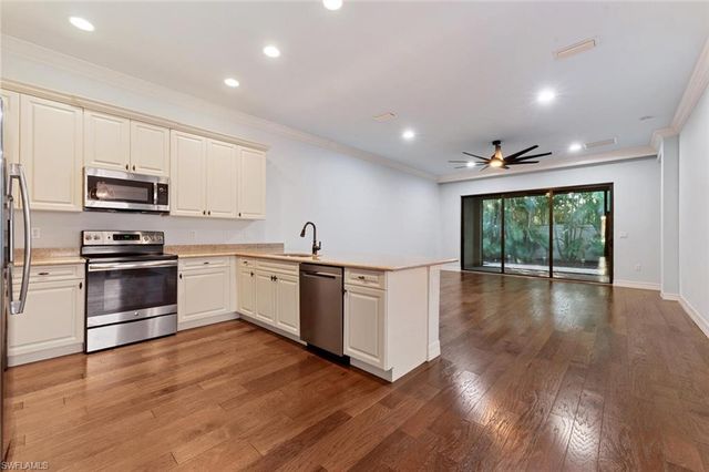 13419 Silktail DR, Naples, FL 34109