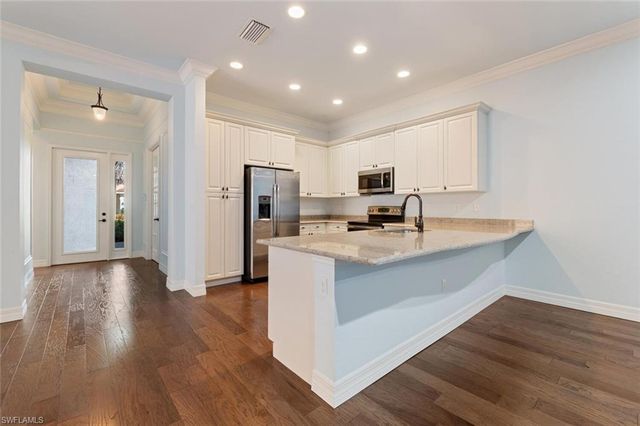 13419 Silktail DR, Naples, FL 34109