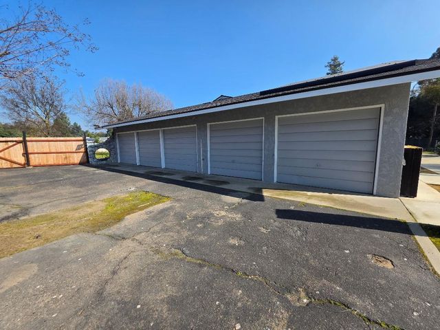 5454 E Butler Avenue, Fresno, CA 93727