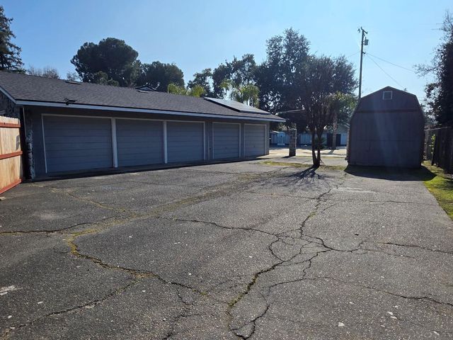 5454 E Butler Avenue, Fresno, CA 93727