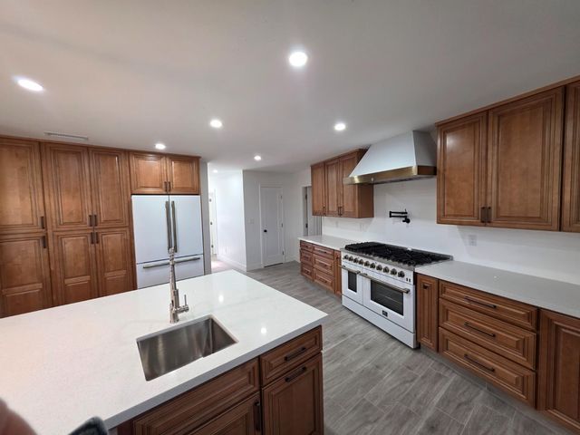 5454 E Butler Avenue, Fresno, CA 93727