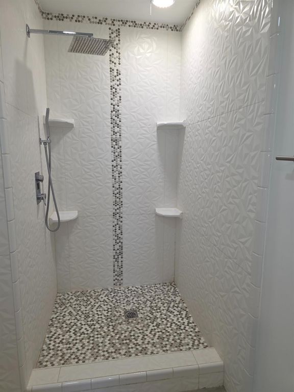 Image 14 of property listing at 5454 E Butler Avenue, Fresno, CA 93727