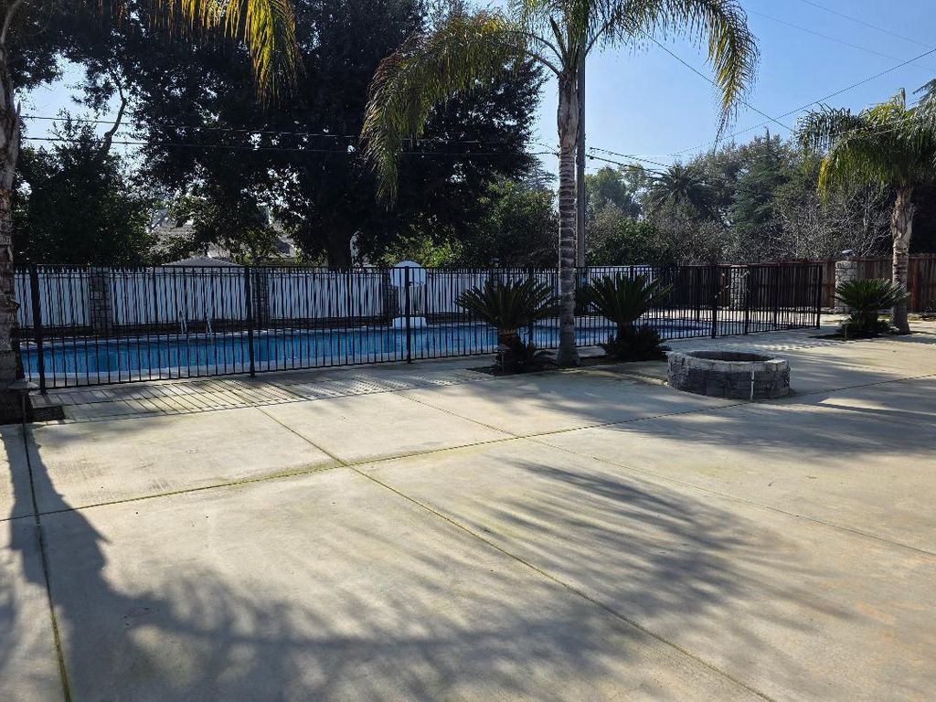 Image 24 of property listing at 5454 E Butler Avenue, Fresno, CA 93727