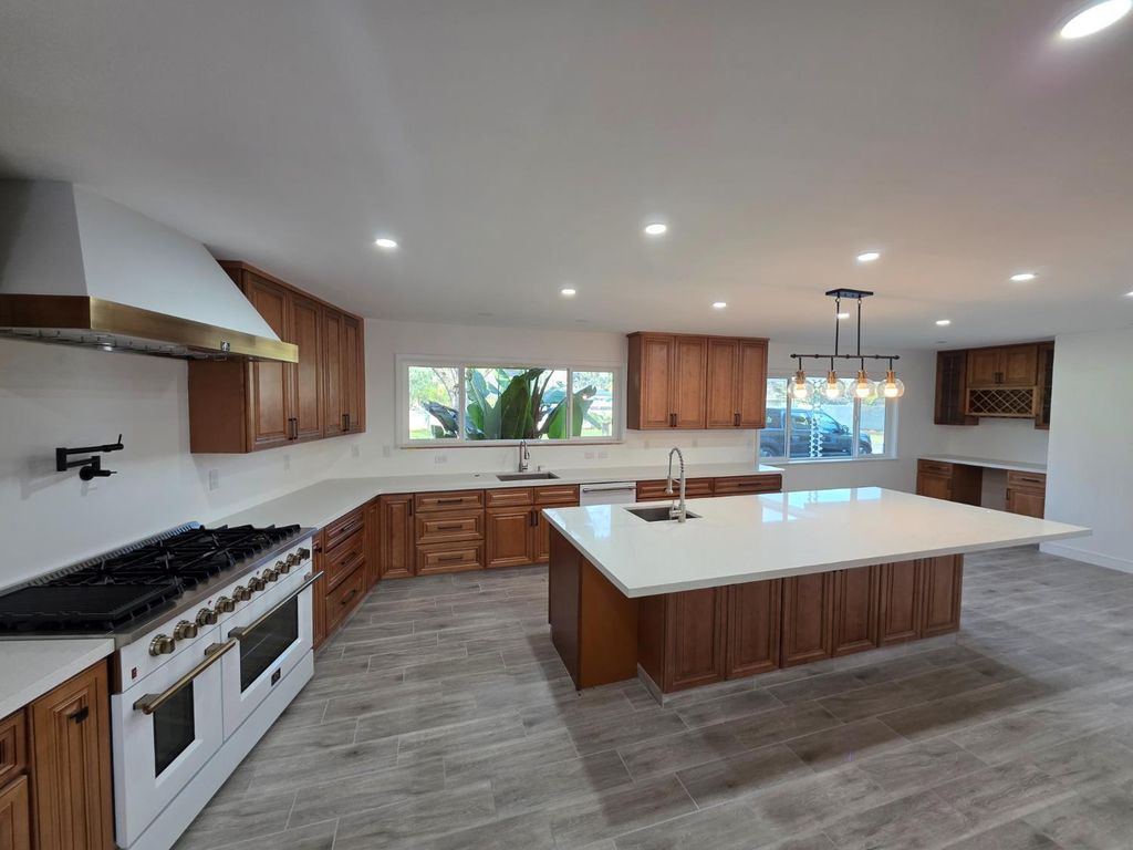 Image 8 of property listing at 5454 E Butler Avenue, Fresno, CA 93727