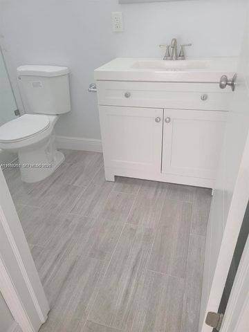 2008 NE 4th Ave R, Wilton Manors, FL 33305