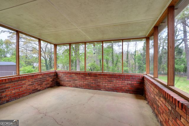 2261 Clairmont Circle, Snellville, GA 30078