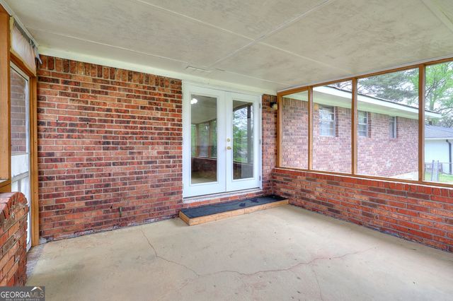 2261 Clairmont Circle, Snellville, GA 30078