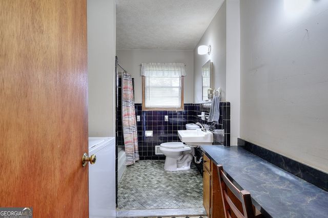 2261 Clairmont Circle, Snellville, GA 30078