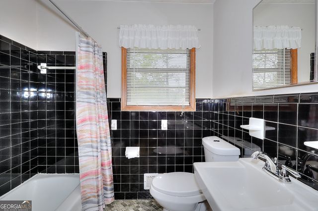 2261 Clairmont Circle, Snellville, GA 30078