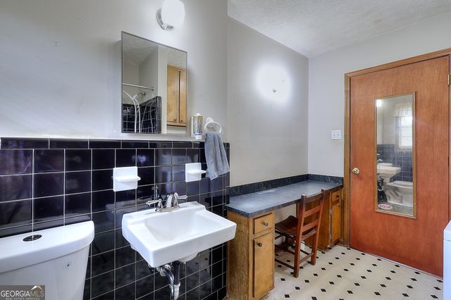 2261 Clairmont Circle, Snellville, GA 30078