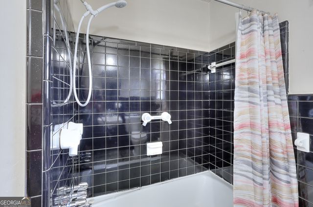 2261 Clairmont Circle, Snellville, GA 30078