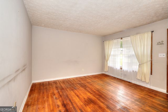 2261 Clairmont Circle, Snellville, GA 30078