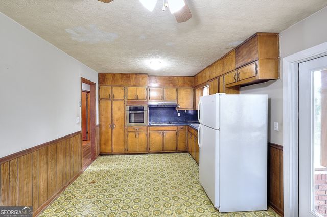 2261 Clairmont Circle, Snellville, GA 30078