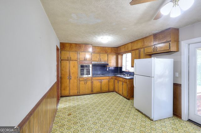 2261 Clairmont Circle, Snellville, GA 30078