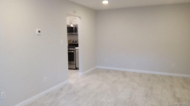 21 Sierra 21, Coram, NY 11727