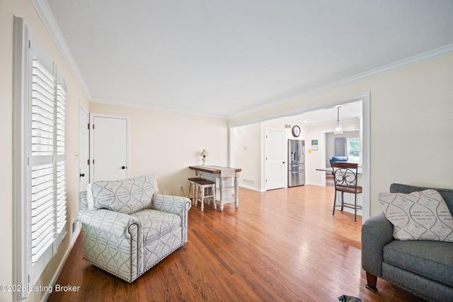 7420 Routt Rd, Jeffersontown, KY 40299
