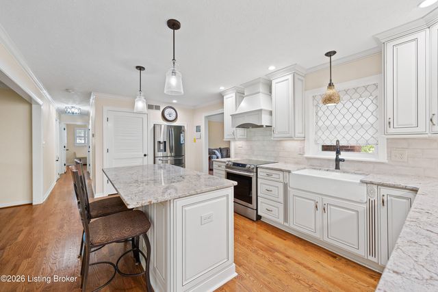 7420 Routt Rd, Jeffersontown, KY 40299
