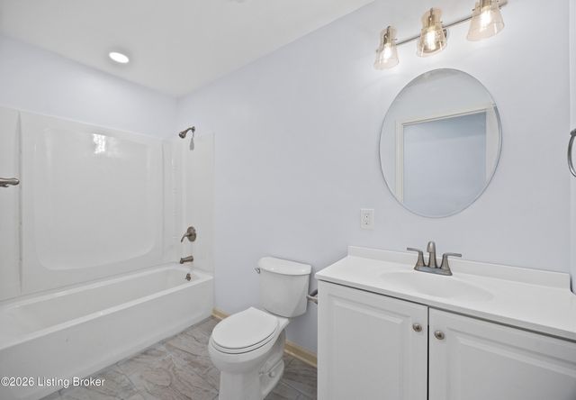 7420 Routt Rd, Jeffersontown, KY 40299