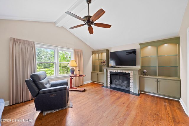 7420 Routt Rd, Jeffersontown, KY 40299