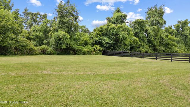 7420 Routt Rd, Jeffersontown, KY 40299