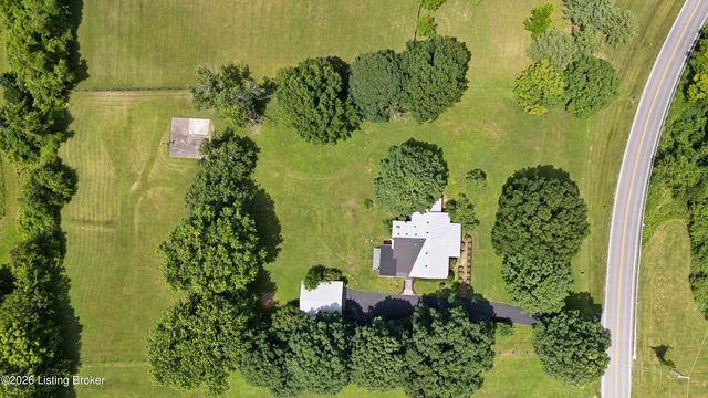 7420 Routt Rd, Jeffersontown, KY 40299