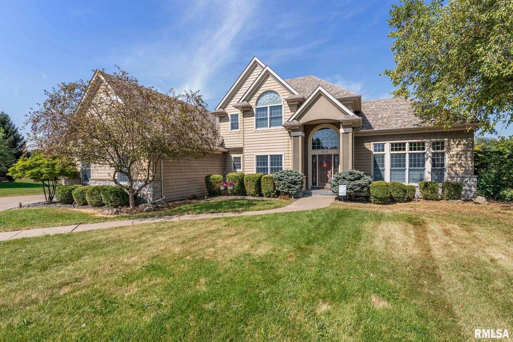 2916 E 45TH Court, Davenport, IA 52807