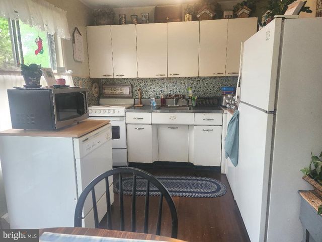 59 VERMONT LN, Levittown, PA 19054