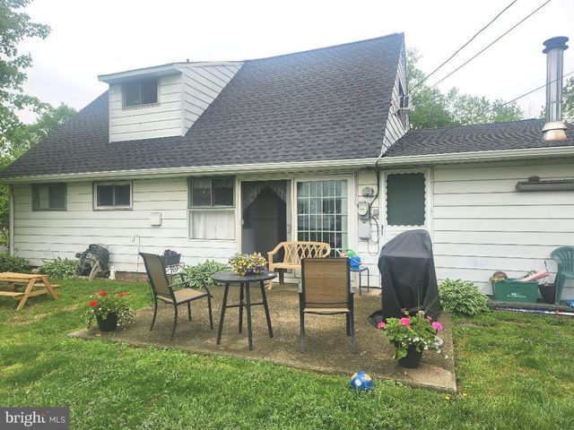 59 VERMONT LN, Levittown, PA 19054