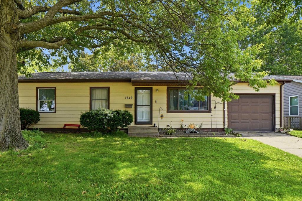 1619 Wakonda Drive, Waterloo, IA 50703