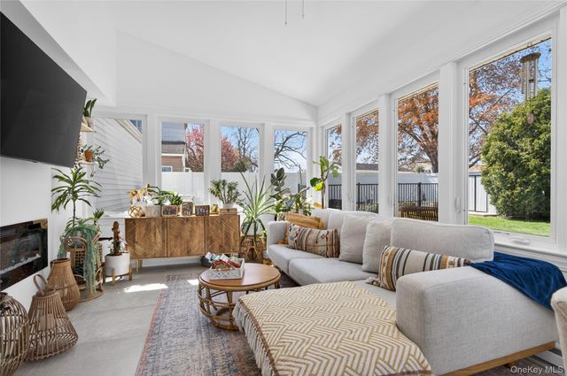 182 W 21st Street, Deer Park, NY 11729