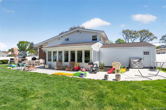 182 W 21st Street, Deer Park, NY 11729