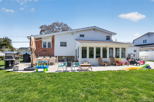 182 W 21st Street, Deer Park, NY 11729