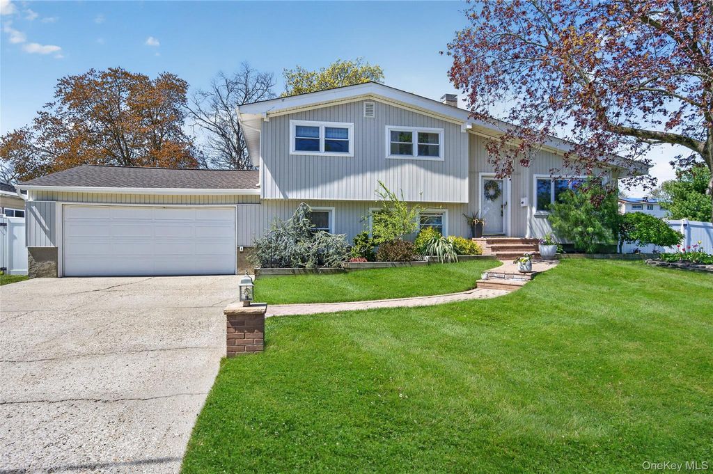 182 W 21st Street, Deer Park, NY 11729