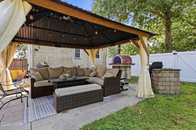 10 Georgian Boulevard, Jackson, NJ 08527