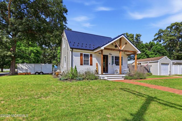 10 Georgian Boulevard, Jackson, NJ 08527