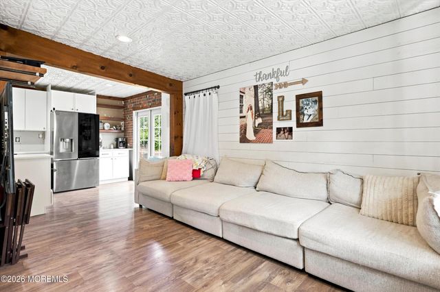 10 Georgian Boulevard, Jackson, NJ 08527