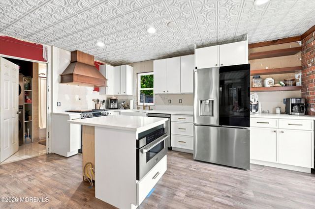 10 Georgian Boulevard, Jackson, NJ 08527