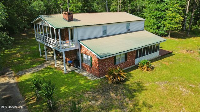 18 Shamrock Lane, Carriere, MS 39426