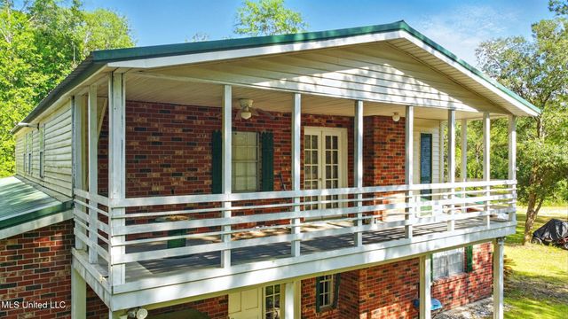 18 Shamrock Lane, Carriere, MS 39426
