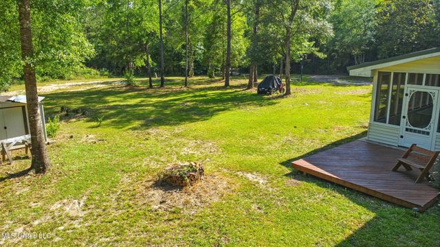 18 Shamrock Lane, Carriere, MS 39426