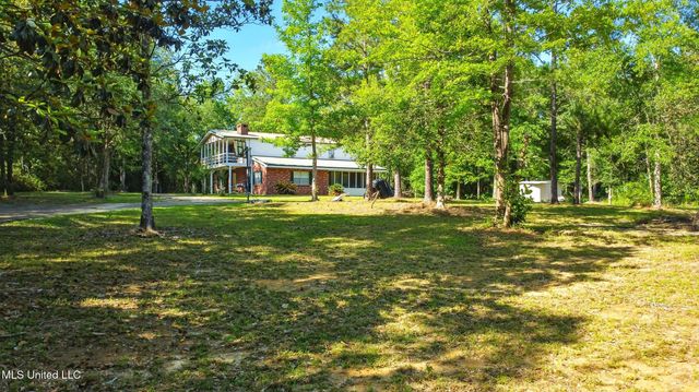 18 Shamrock Lane, Carriere, MS 39426