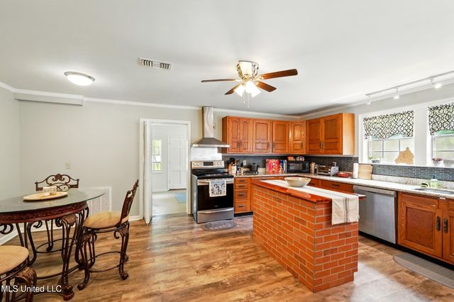 18 Shamrock Lane, Carriere, MS 39426