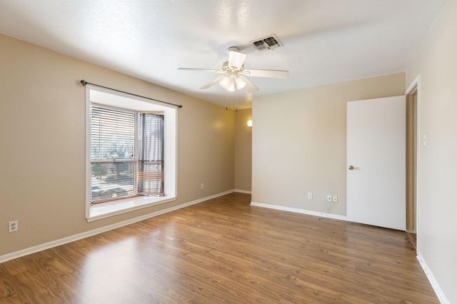 1919 Place Rebecca Lane H16, Houston, TX 77090