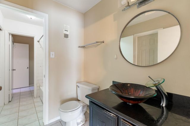 1919 Place Rebecca Lane H16, Houston, TX 77090