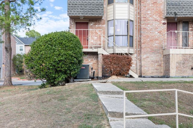 1919 Place Rebecca Lane H16, Houston, TX 77090
