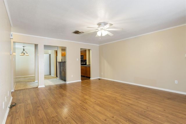 1919 Place Rebecca Lane H16, Houston, TX 77090