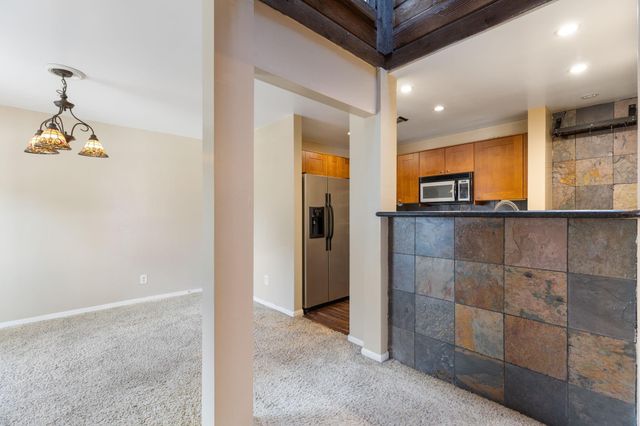1919 Place Rebecca Lane H16, Houston, TX 77090