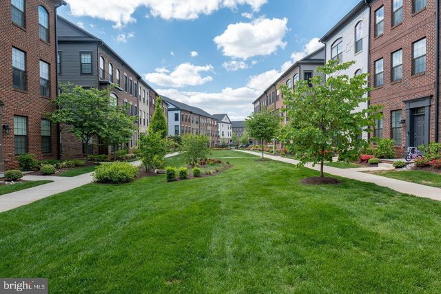 12558 OVIATION DR, Fairfax, VA 22033